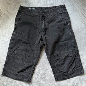 Kuhl Men's shorts 32"
